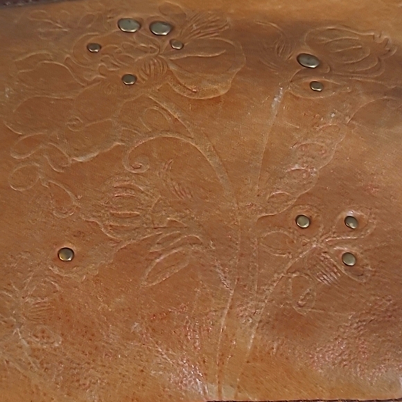 Fossil Crossbody with Studded Flowers - Picture 7 of 12